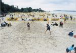 Ein �berblick. Im Vordergrund Eimer/Am�be vs. Feddersen/Schmelzer
Gr��e: 800 x 561, 107148 Byte
Urheber: active beach e.V.