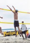 Tobi beim Block
Gre: 542 x 768, 74642 Byte
Urheber: active beach e.V.