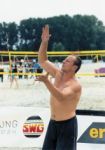 Robert alias Benny alias Der Dicke Elefant - der Versorgungschef des Turniers
Gre: 539 x 768, 61830 Byte
Urheber: active beach e.V.