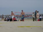 Rsi zeigt mal wieder seinen Waschbrettbauch ;-)
Gre: 600 x 450, 27780 Byte
Urheber: active beach e.V.