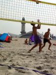 Konzentration aufs Zuspiel
Gre: 450 x 600, 90131 Byte
Urheber: active beach e.V.