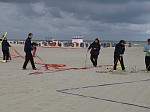 ... wir muten sogar noch einige Felder nachbauen
Gre: 600 x 450, 69699 Byte
Urheber: active beach e.V.