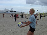 Antje, wie man sieht, wehte noch am Vormittag noch ein leichter Wind
Gre: 600 x 450, 84903 Byte
Urheber: active beach e.V.