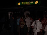 Samstag Nacht: Schlangen vor dem Bierwagen
Gre: 600 x 450, 42185 Byte
Urheber: active beach e.V.