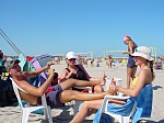 Es scheint ihm zu gefallen... Oder was soll die Geste bedeuten?
Gre: 600 x 450, 84517 Byte
Urheber: active beach e.V.