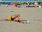 ... und dann einen Aufschlag bers Netz - wenn man noch kann!
Gre: 600 x 450, 66159 Byte
Urheber: active beach e.V.