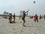 Claudi beim Aufschlag
Gre: 600 x 450, 76147 Byte
Urheber: active beach e.V.