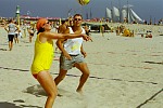 Keule und Siiri
Gre: 600 x 400, 85060 Byte
Urheber: active beach e.V. (Jule)
