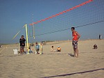 Knopf, Adi als Schiedsrichter
Gre: 600 x 450, 67045 Byte
Urheber: active beach e.V.
