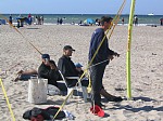 Schl�ti schie�t das (obige) Foto von Tobi
Gr��e: 600 x 450, 116912 Byte
Urheber: active beach e.V.