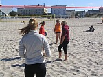 Einschlagen vor dem Halbfinale
Gre: 600 x 450, 116552 Byte
Urheber: active beach e.V.