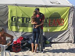 Werbewirksames Knutschen - aber warum guckt Holger Stenzel so interessiert?
Gre: 600 x 450, 96645 Byte
Urheber: active beach e.V.