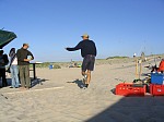 ...hat was in der Hand...
Gre: 600 x 450, 69325 Byte
Urheber: active beach e.V.