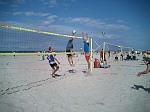 Herr Doberstein am Block vorbei
Gre: 600 x 450, 73412 Byte
Urheber: active beach e.V.