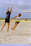 Schlti blockt Herrn Hieronimus
Gre: 400 x 600, 88890 Byte
Urheber: active beach e.V.