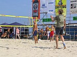 Oehli beim Aufschlag, Oli etwas skeptisch!?
Gre: 600 x 450, 107752 Byte
Urheber: active beach e.V.