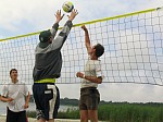 Rene, Hnchen blockt
Gre: 600 x 450, 80510 Byte
Urheber: active beach e.V. (Tobi)
