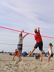 Finale. Holly am Block vorbei
Gre: 450 x 600, 79681 Byte
Urheber: active beach e.V.
