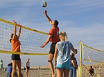 Birgit versucht, Schlti zu blocken
Gre: 600 x 450, 85376 Byte
Urheber: active beach e.V.