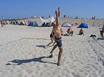 ...und nett hinterhergeguckt...
Gr��e: 600 x 450, 95764 Byte
Urheber: Tobi (active beach e.V.)