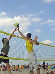 Oehli vs. Rene
Gre: 450 x 600, 75427 Byte
Urheber: Tobi (active beach e.V.)