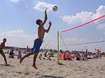 Heiko greift an
Gre: 600 x 450, 84741 Byte
Urheber: Tobi (active beach e.V.)