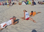 Erhhter Schwierigkeitsgrad: linkes Bein vorne...
Gre: 600 x 450, 88279 Byte
Urheber: Tobi (active beach e.V.)