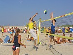 Rene greift an
Gre: 600 x 450, 88402 Byte
Urheber: Tobi (active beach e.V.)