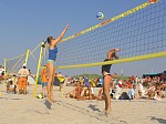Ulli vs. Anni
Gre: 600 x 450, 94940 Byte
Urheber: Tobi (active beach e.V.)
