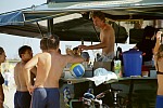 Frank hilft auf dem Bierwagen aus
Gre: 600 x 400, 87955 Byte
Urheber: active beach e.V. (Jule)