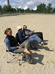 Kerstin, Katrin und Astrid
Gr��e: 450 x 600, 111418 Byte
Urheber: active beach e.V.