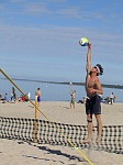 kraftvoller Sprungaufschlag
Gre: 450 x 600, 73239 Byte
Urheber: active beach e.V.
