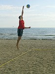 Thomas schlg auf
Gre: 450 x 600, 91626 Byte
Urheber: active beach e.V.