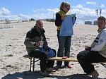 Swen und Martin und eine glckliche T-Shirt-Besitzerin
Gre: 600 x 450, 100898 Byte
Urheber: active beach e.V.