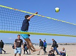 Junior versenkt.
Gre: 600 x 450, 102759 Byte
Urheber: active beach e.V.