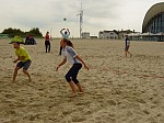 Konzentration auf den Ball
Gre: 600 x 450, 108839 Byte
Urheber: active beach e.V. / Schl