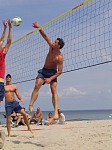 Pat greift an
Gre: 450 x 600, 77711 Byte
Urheber: active beach e.V. / Tobi