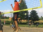 an Block und Abwehr vorbei
Gre: 600 x 450, 120448 Byte
Urheber: active beach e.V. / Tobi