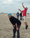 Bulle auf den Zehenspitzen
Gre: 467 x 600, 78468 Byte
Urheber: active beach e.V. (Pepe)
