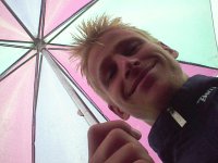 Ducken unterm Regenschirm - immer schn lcheln!
Gre: 640 x 480, 55892 Byte
Urheber: active beach e.V.