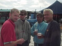 Tobias, Holger, Adi, Peter
Gre: 640 x 480, 46734 Byte
Urheber: active beach e.V.