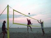 Freitag Abend, nach dem Aufbau ging es los: Beachen bis zum Sonnenuntergang
Größe: 640 x 480, 57721 Byte
Urheber: active beach e.V.