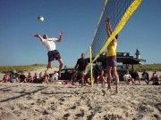 Frank im Angriff, Henning blockt
Größe: 640 x 480, 75115 Byte
Urheber: active beach e.V.