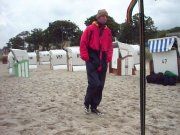 Holly - Erkltung gerade auskuriert und sofort wieder Beachvolleyball vom Feinsten!
Gre: 640 x 480, 73745 Byte
Urheber: active beach e.V.