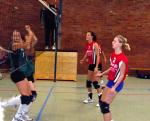 Da haben Susi und Chrissi wohl gerade einen Ball bei den Greifswalderinnen untergebracht
Größe: 600 x 482, 52214 Byte
Urheber: Heike Grevsmühl