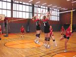 Der Ball ist wohl durch...Block Chrissi und Claudi