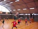 Eigentlich war die Halle eine Zumutung fürs Spielen - arschkalt (das Wort sollte ich unbedingt verwenden ;-)- 12° waren es wohl, da Heizung ausgefallen - dann der harte Boden, das kaputte Parkett (autsch) und die niedrigen Seiten - hier möch
Größe: 600 x 450, 45623 Byte
Urheber: Heike Grevsmühl