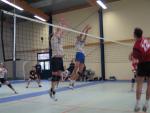 Als Jordan zum Korb flog lag er auch fast waagerecht in der Luft :). Allerdings schlägt die 12 hier mitten durch unseren Block - Mist! "foto by bine"
Gre: 600 x 450, 36645 Byte
Urheber: Stephan Kubisch
