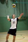 Daniel im ernsten Zwiegespräch mit dem Spielobjekt.

