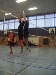 manchmal reichen zwei Spieler auf dem Feld ?
Gre: 336 x 448, 36095 Byte
Urheber: Arne Schreiber